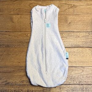 Beige ergopouch Australia 1.0 sleep sack- NB- NWOT